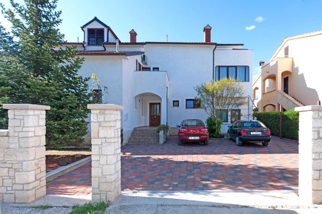 Elena Apartment